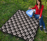 Music Notes Pattern Print Design 01 Premium Quilt