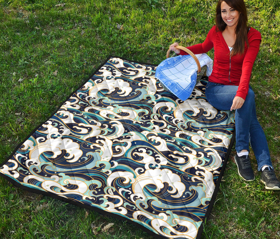 Japanese Wave Pattern Premium Quilt