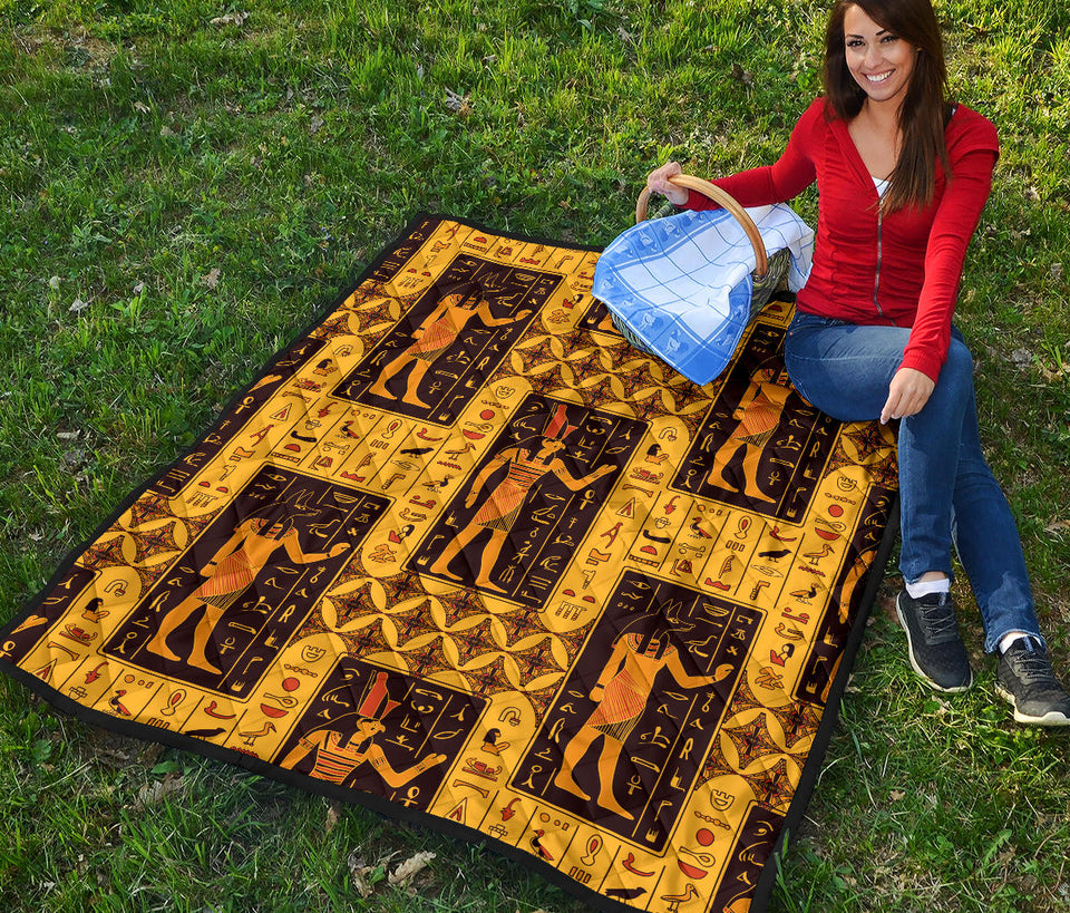 Egypt Hieroglyphics Pattern Print Design 05 Premium Quilt