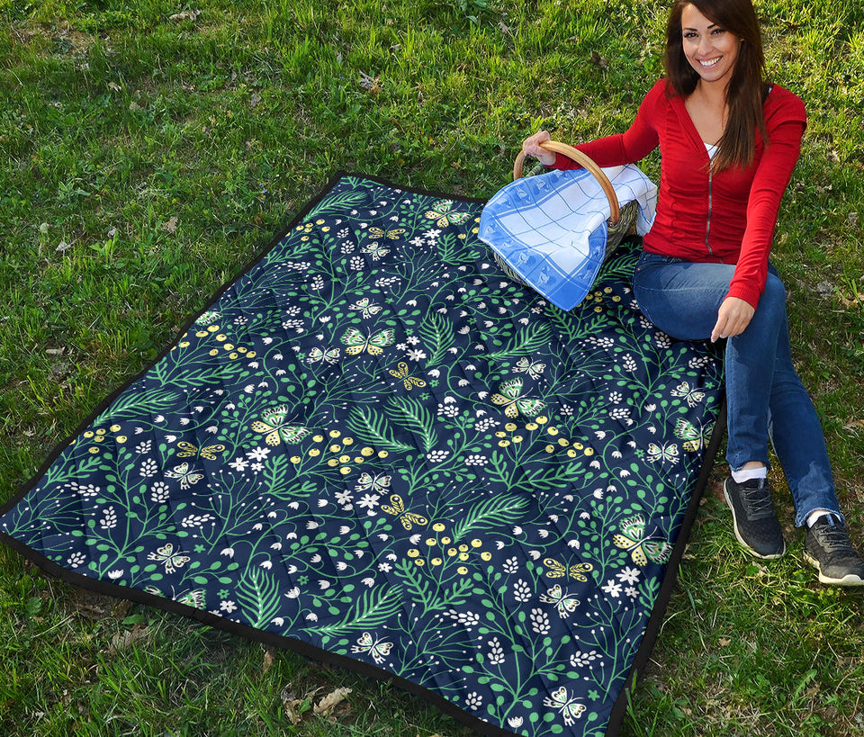 Butterfly Leaves Pattern Premium Quilt