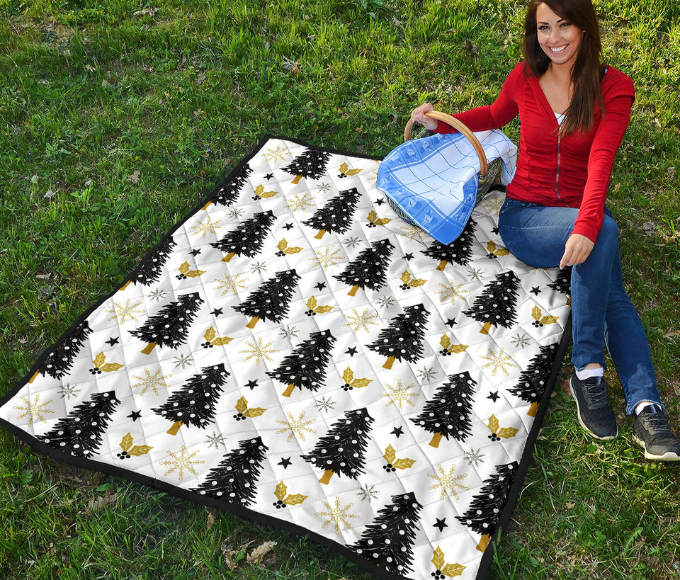 Christmas Tree Holly Snow Star Pattern Premium Quilt