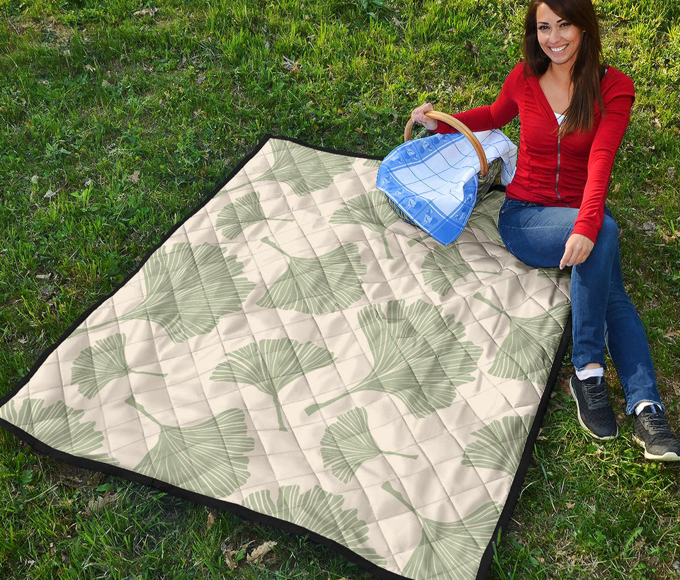 Ginkgo Leaves Pattern Premium Quilt