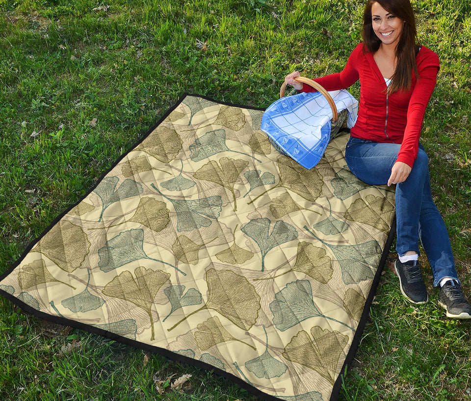 Ginkgo Leaves Design Pattern Premium Quilt