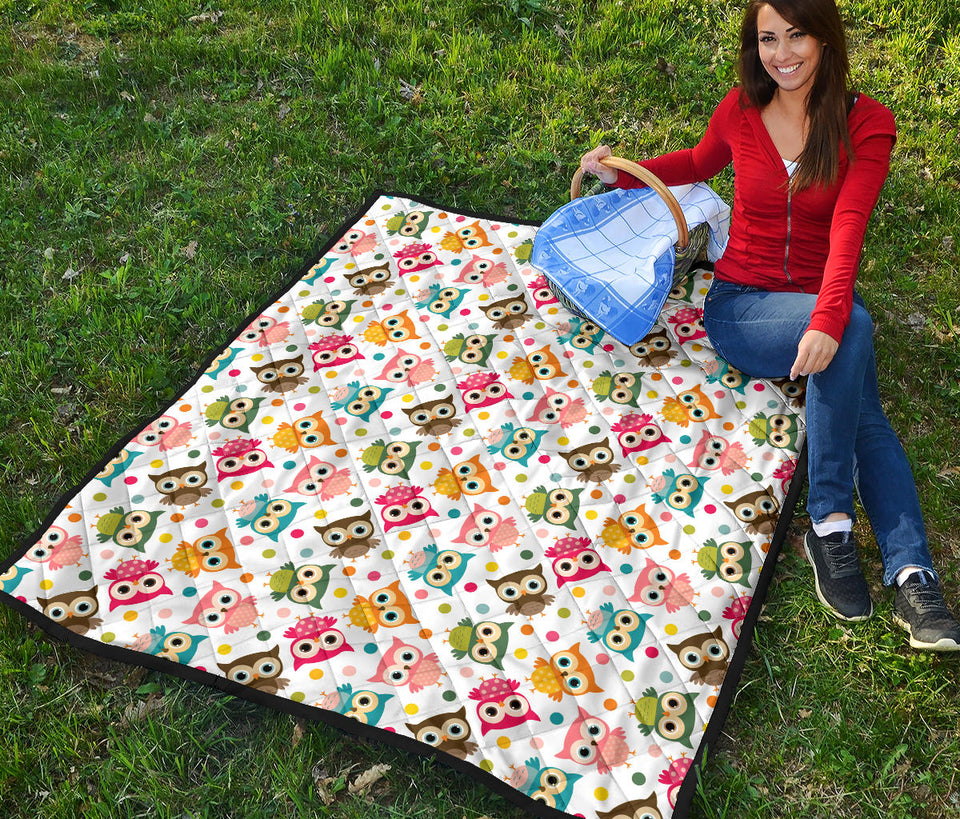 Color Cute Owl Pattern Premium Quilt