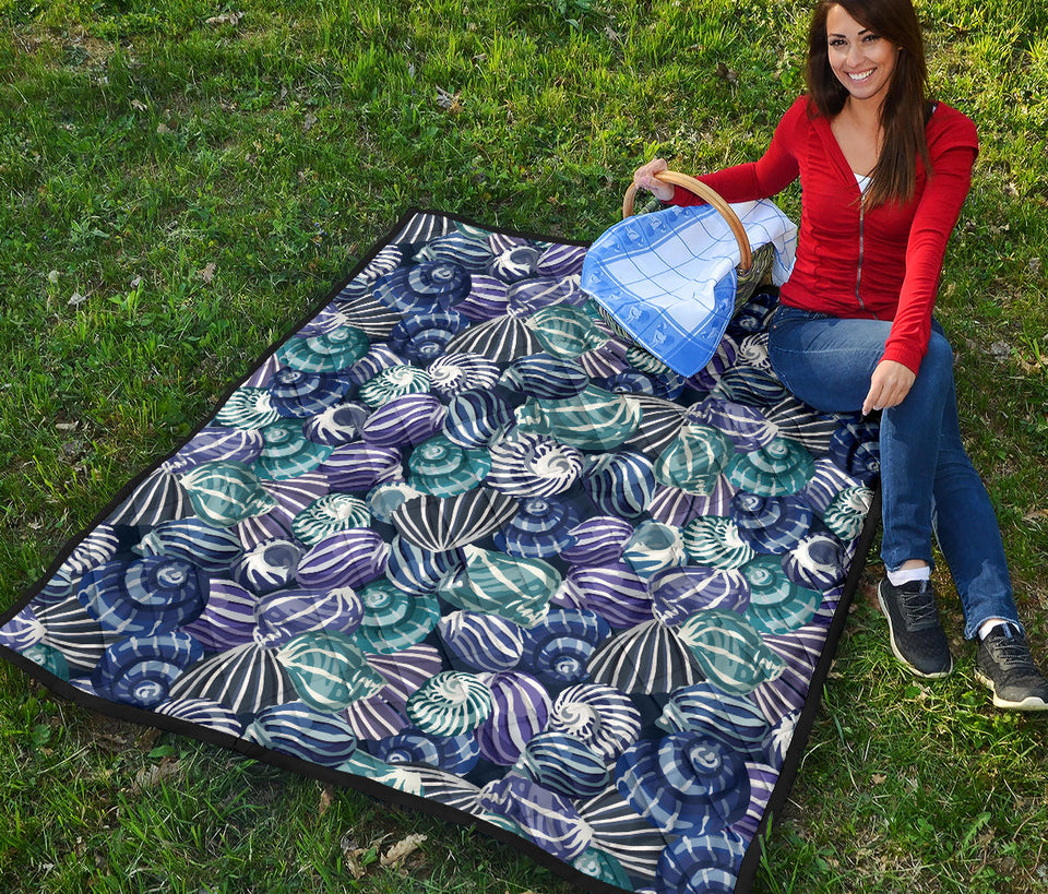 Shell Design Pattern Premium Quilt