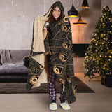 Gold Peacock Feather Pattern Hooded Blanket