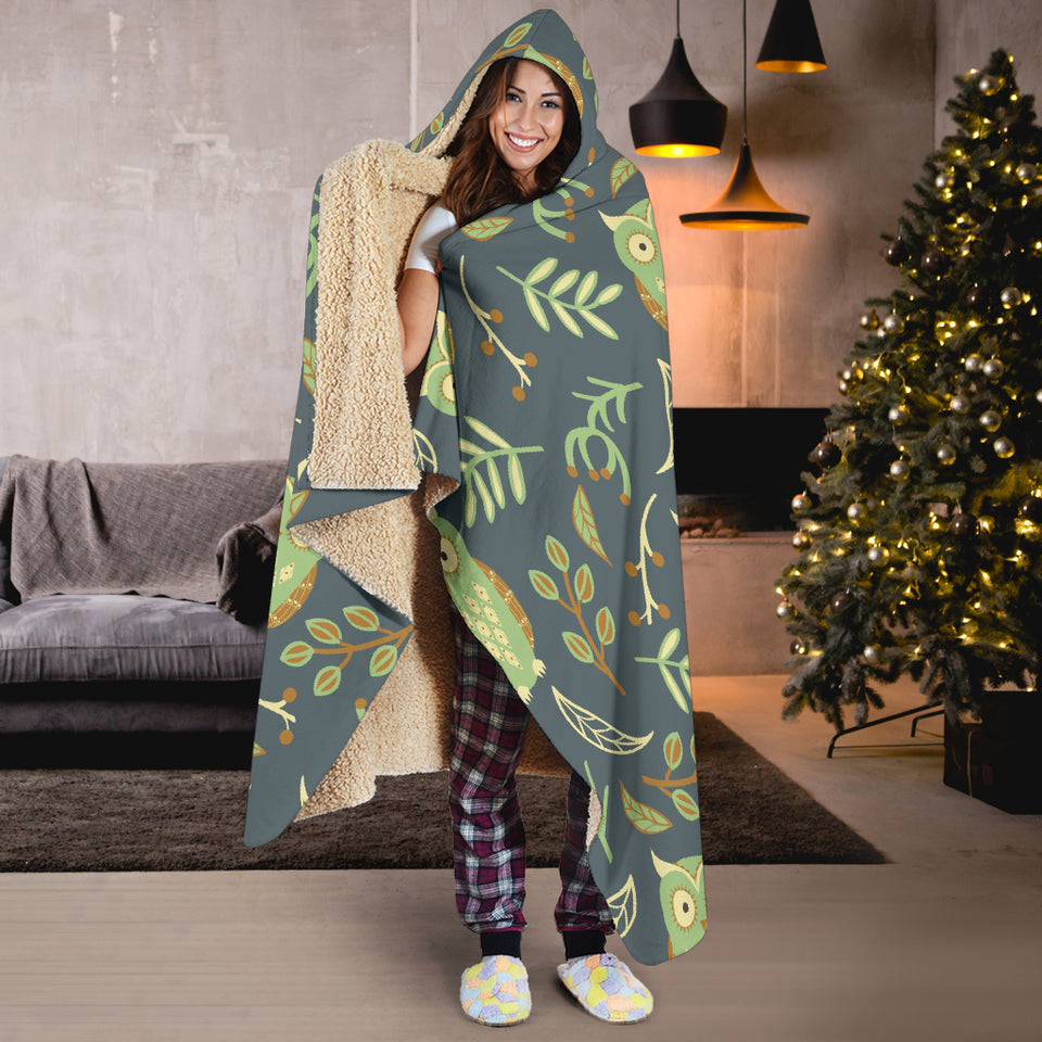 Cute Owls Leaves Pattern Hooded Blanket