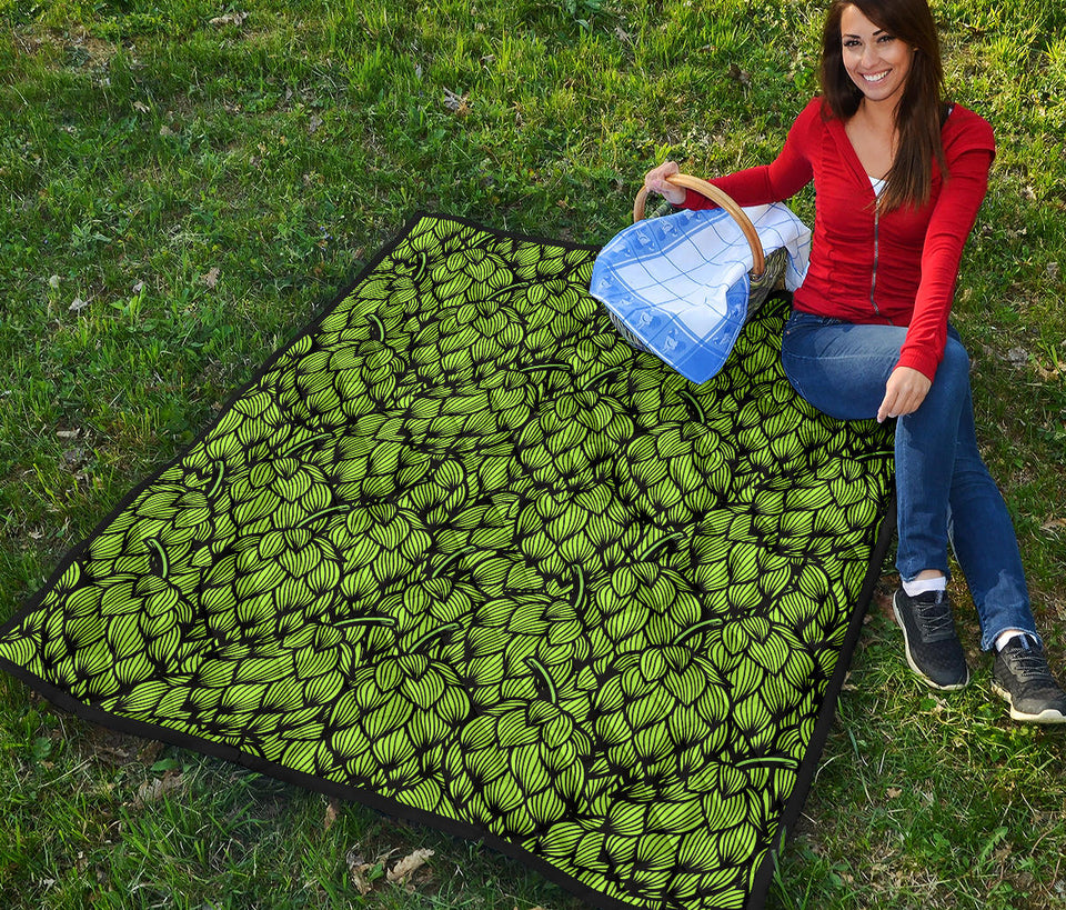 Green Hop Pattern Premium Quilt