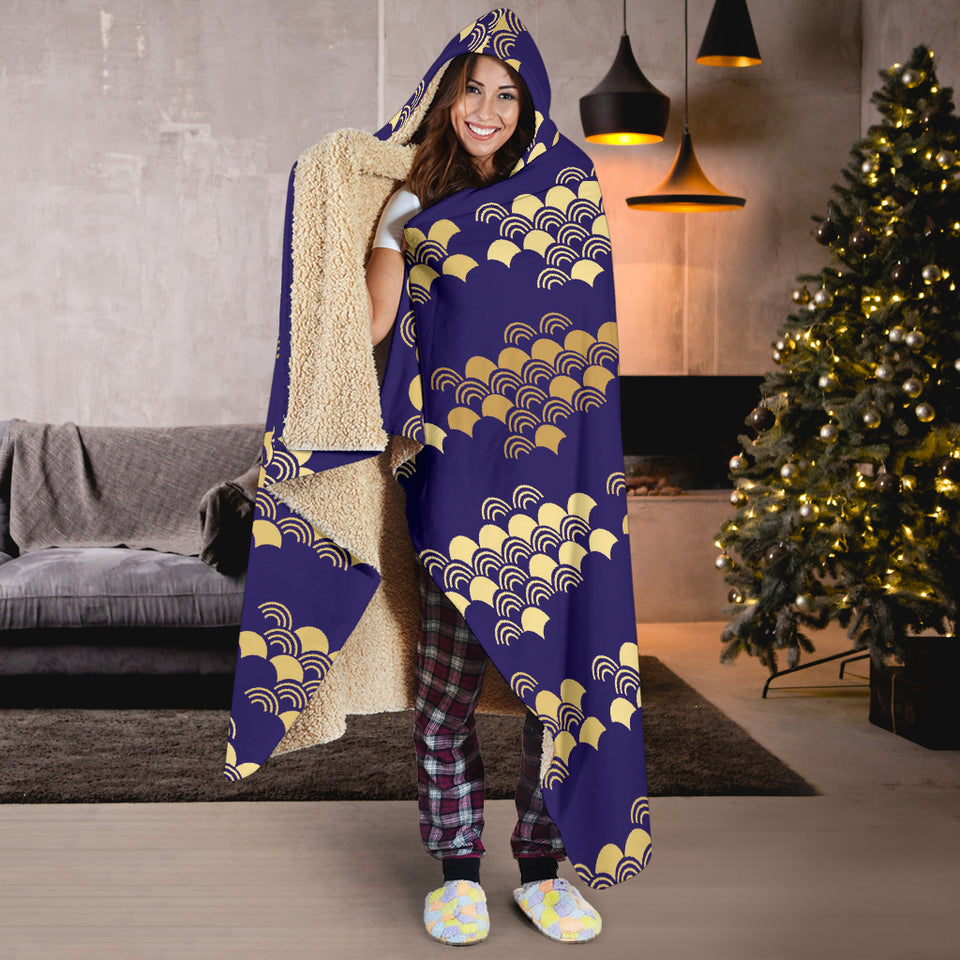 Beautiful Japanese Fan Pattern Hooded Blanket