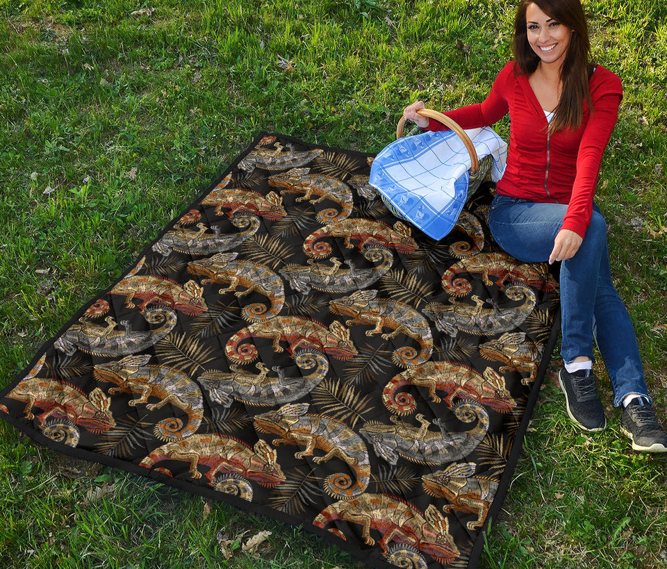 Chameleon Lizard Tropical Leaves Palm Tree Premium Quilt