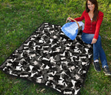 Crow Illustration Pattern Premium Quilt