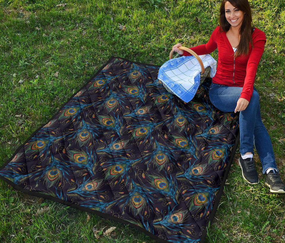 Beautiful Peacock Feather Pattern Premium Quilt