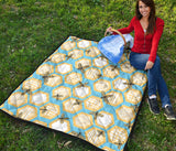 Bee Honeycomb Pattern Premium Quilt