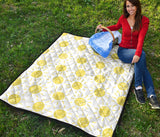 Hand Drawn Sun Pattern Premium Quilt