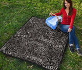 Handwritten Cheese Pattern Premium Quilt