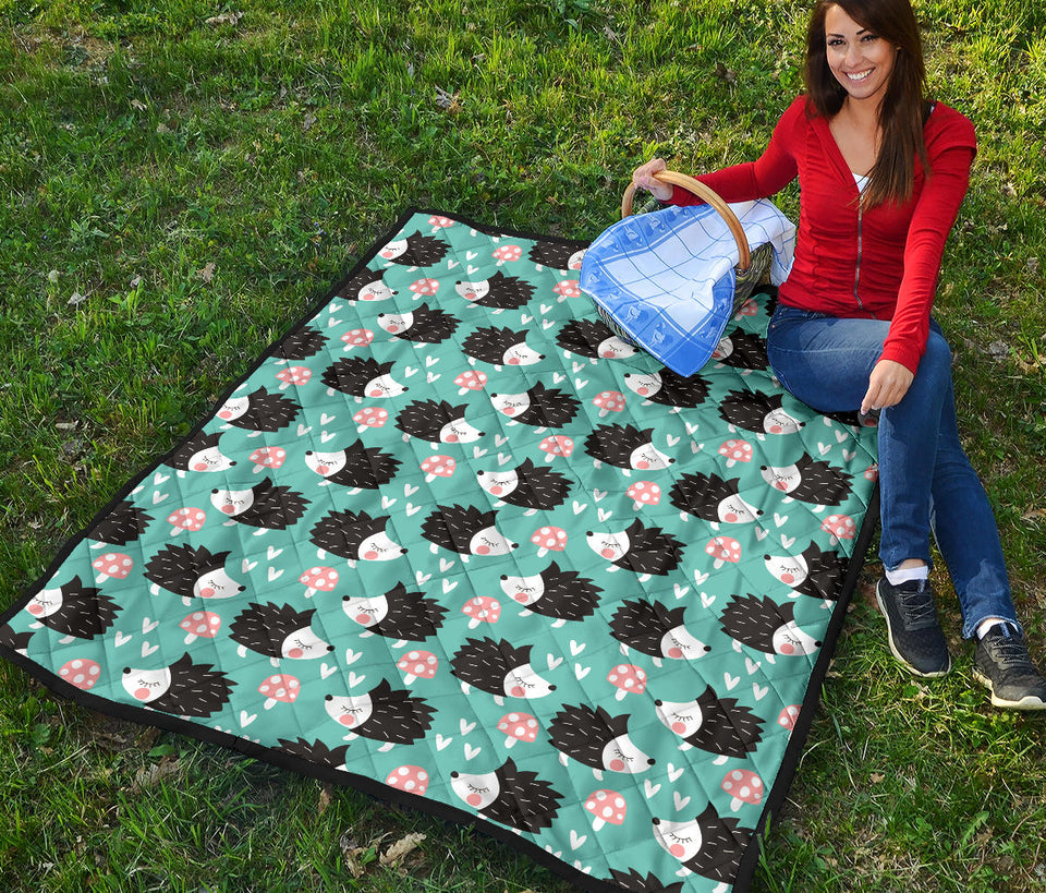 Hedgehog Pattern Print Design 03 Premium Quilt
