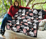 White Swan Blooming Flower Pattern Premium Quilt