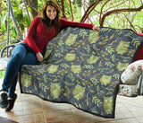 Cute Owls Leaves Pattern Premium Quilt
