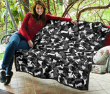 Crow Illustration Pattern Premium Quilt