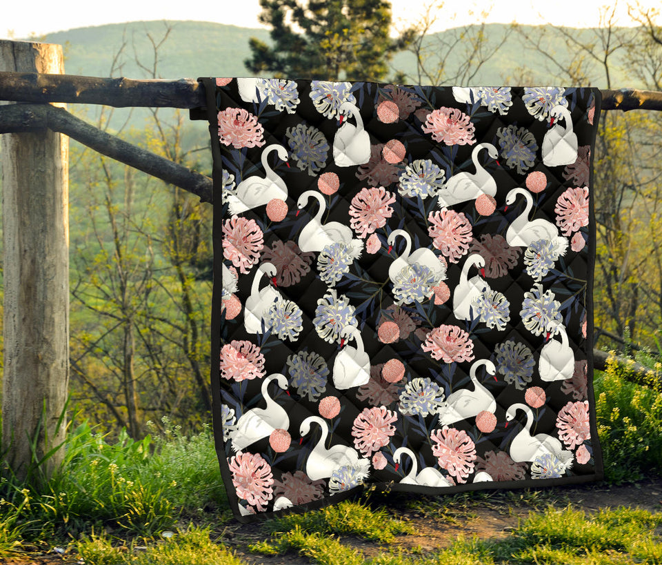 White Swan Blooming Flower Pattern Premium Quilt