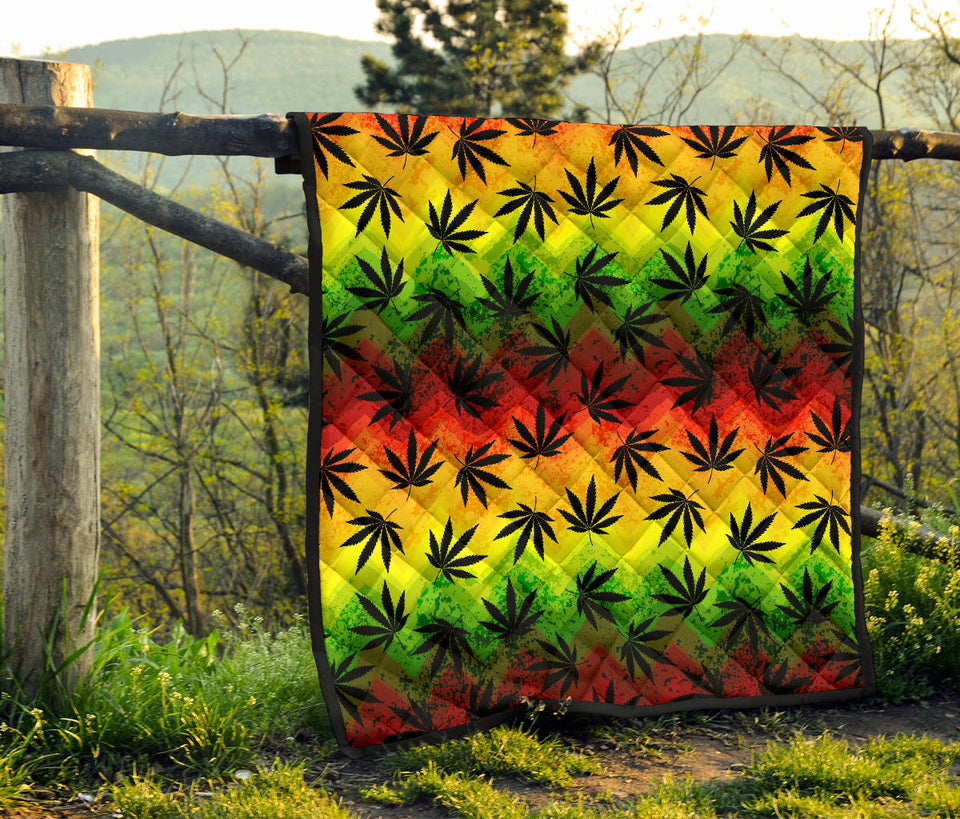 Canabis Marijuana Weed Pattern Print Design 03 Premium Quilt