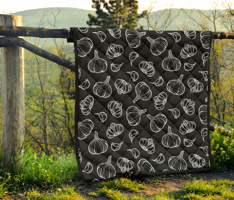 Garlic Pattern Black Background Premium Quilt