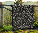 Garlic Pattern Black Background Premium Quilt