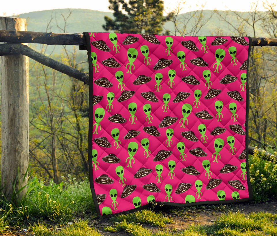Alien Pattern Print Design 03 Premium Quilt