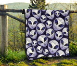 Alien Pattern Print Design 01 Premium Quilt