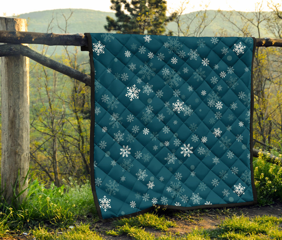 Snowflake Pattern Dark Background Premium Quilt