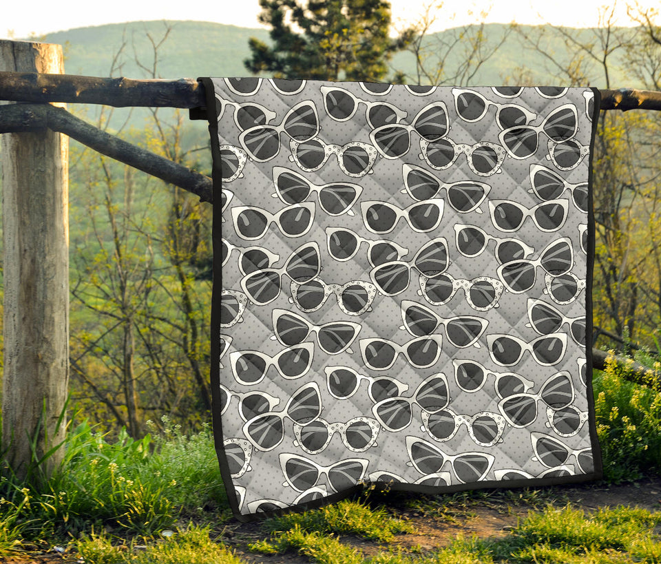 Sun Glasses Pattern Print Design 04 Premium Quilt