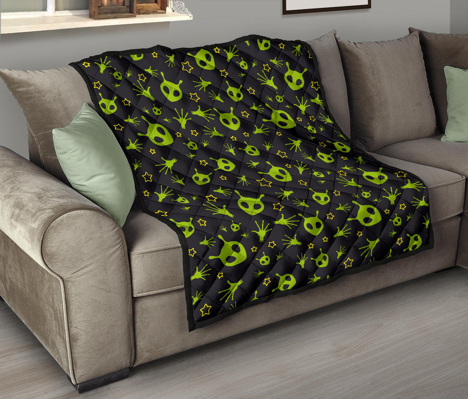 Alien Pattern Print Design 02 Premium Quilt