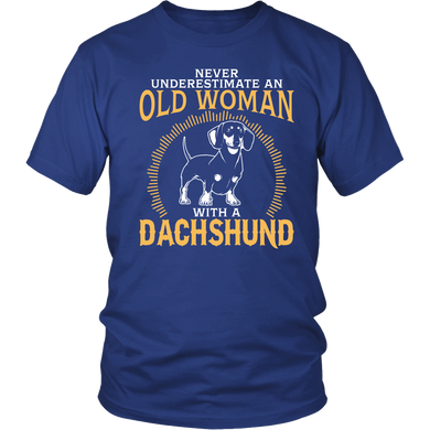 Shirt-Never Underestimate an Old Woman With a Dachshund ccnc003 dg0048