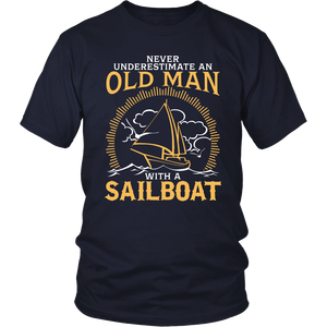 Shirt-Never Underestimate an Old Man With a Sailoat ccnc007 sb0002